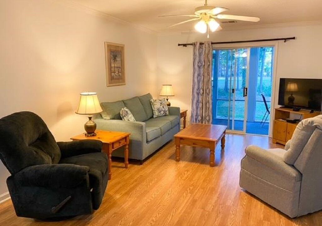 Photo of Livingroom in Colonial Charters