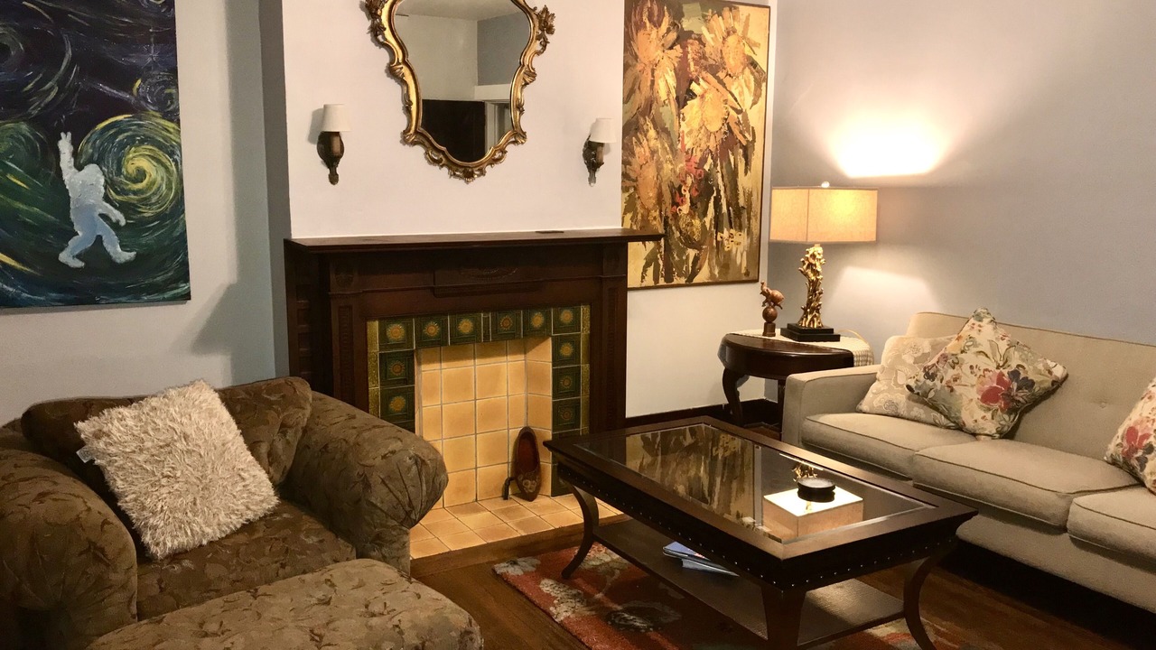Photo of Livingroom in Central Northside