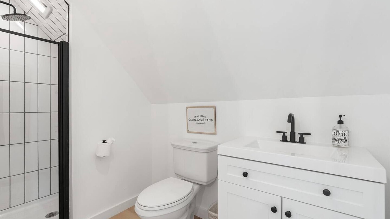 Photo of Bathroom in Kabletown