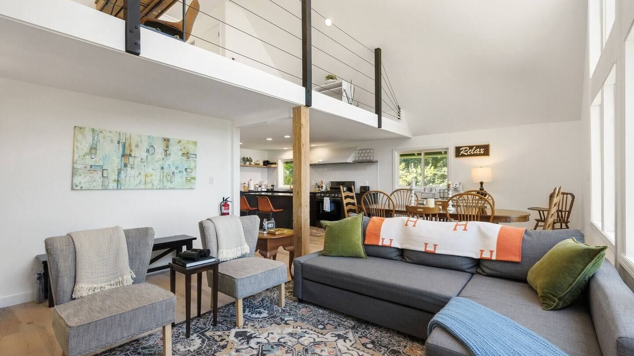Photo of Livingroom in Kabletown