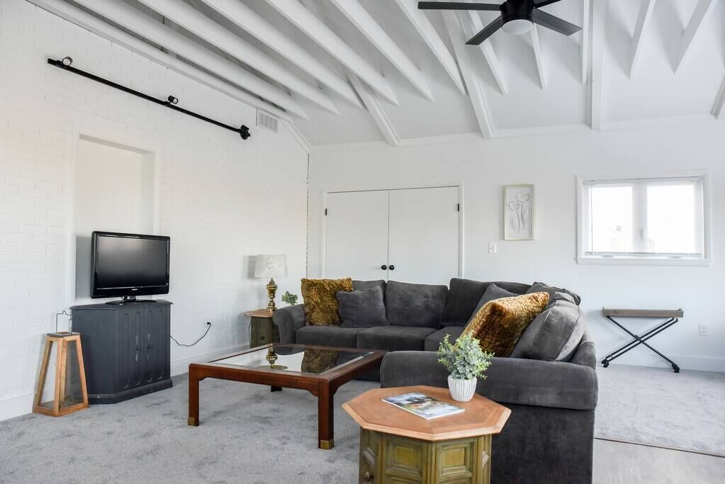 Photo of Livingroom in Pleasant Hills