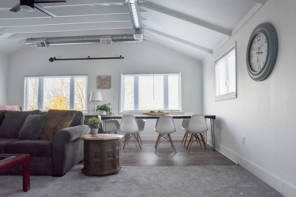 Photo of Livingroom in Pleasant Hills
