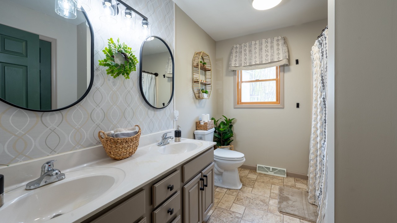 Photo of Bathroom in Treasure Lake