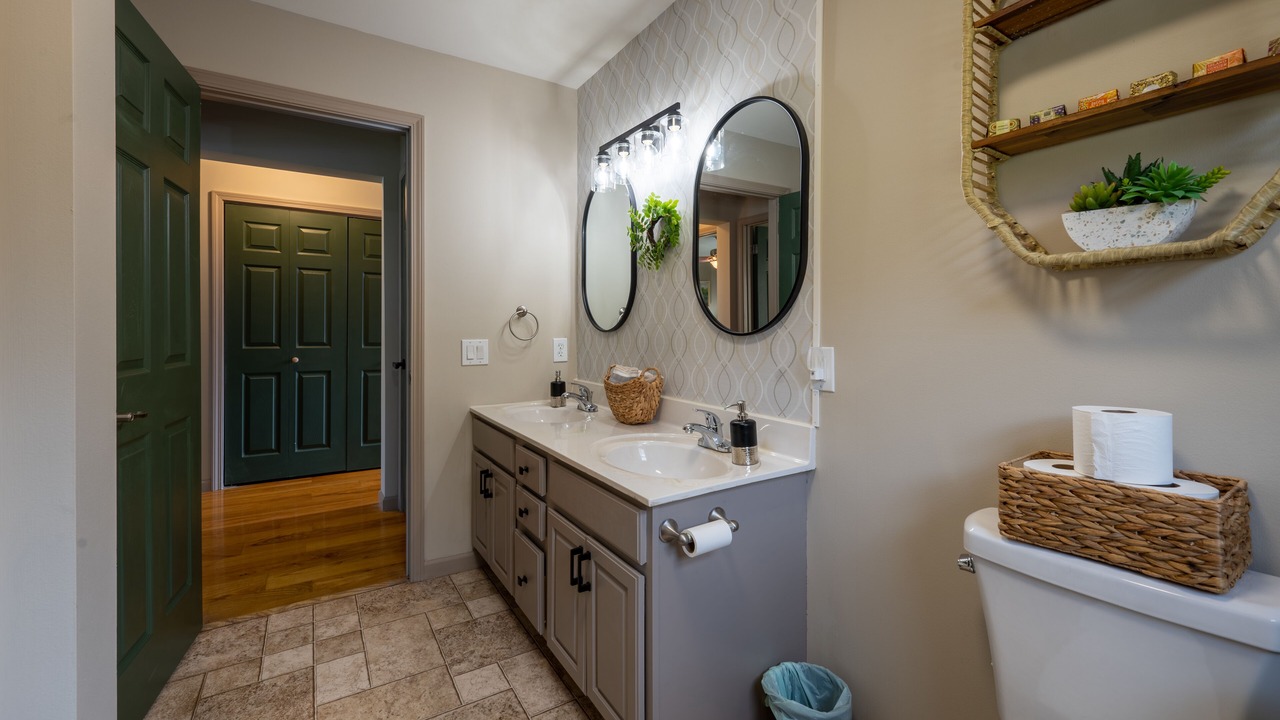 Photo of Bathroom in Treasure Lake