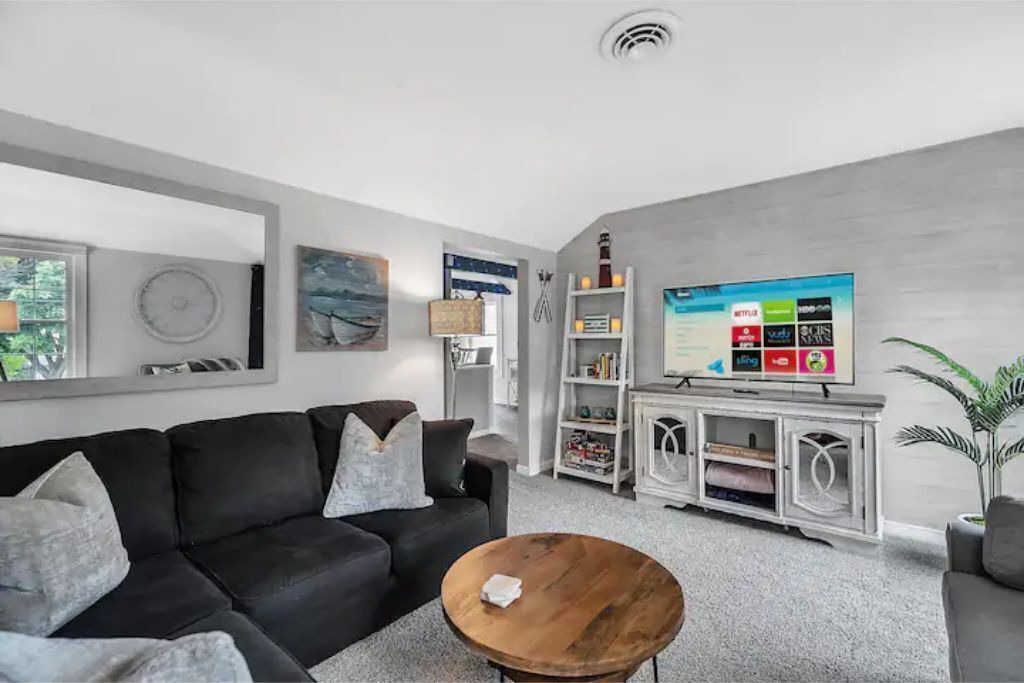 Photo of Livingroom in Willoughby