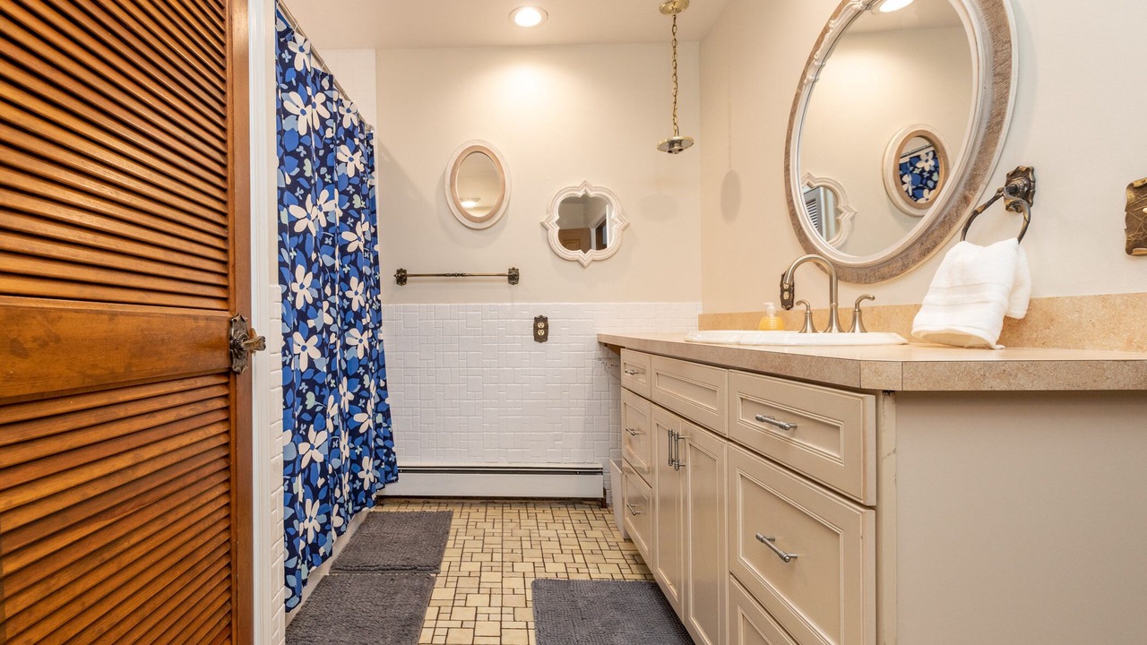 Photo of Bathroom in Huntsburg