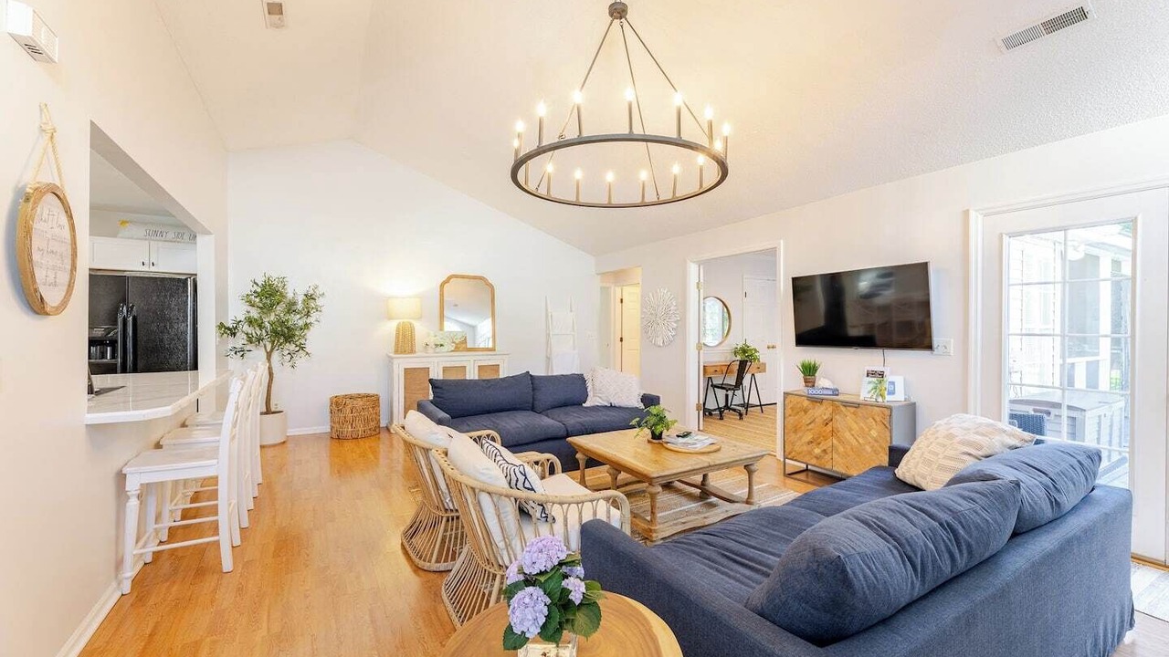 Photo of Livingroom in Mount Pleasant