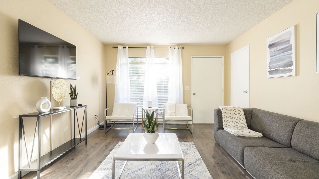 Photo of Livingroom in Education Hill