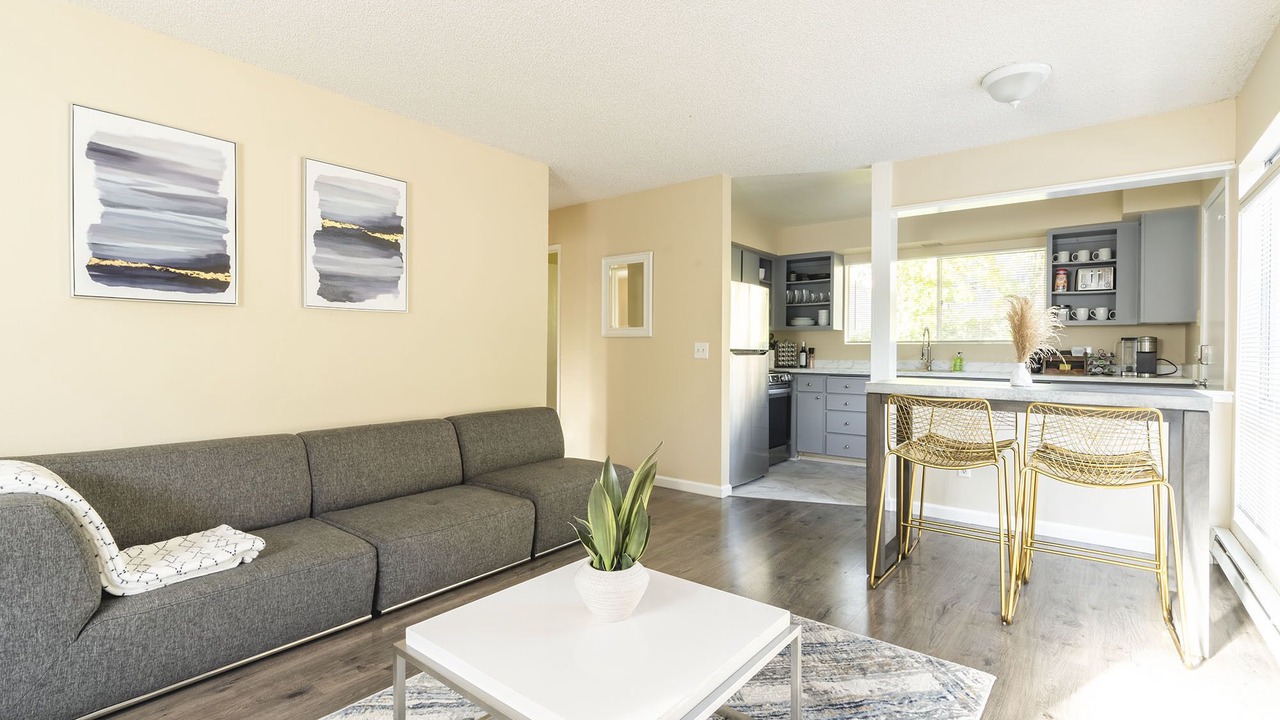 Photo of Livingroom in Education Hill