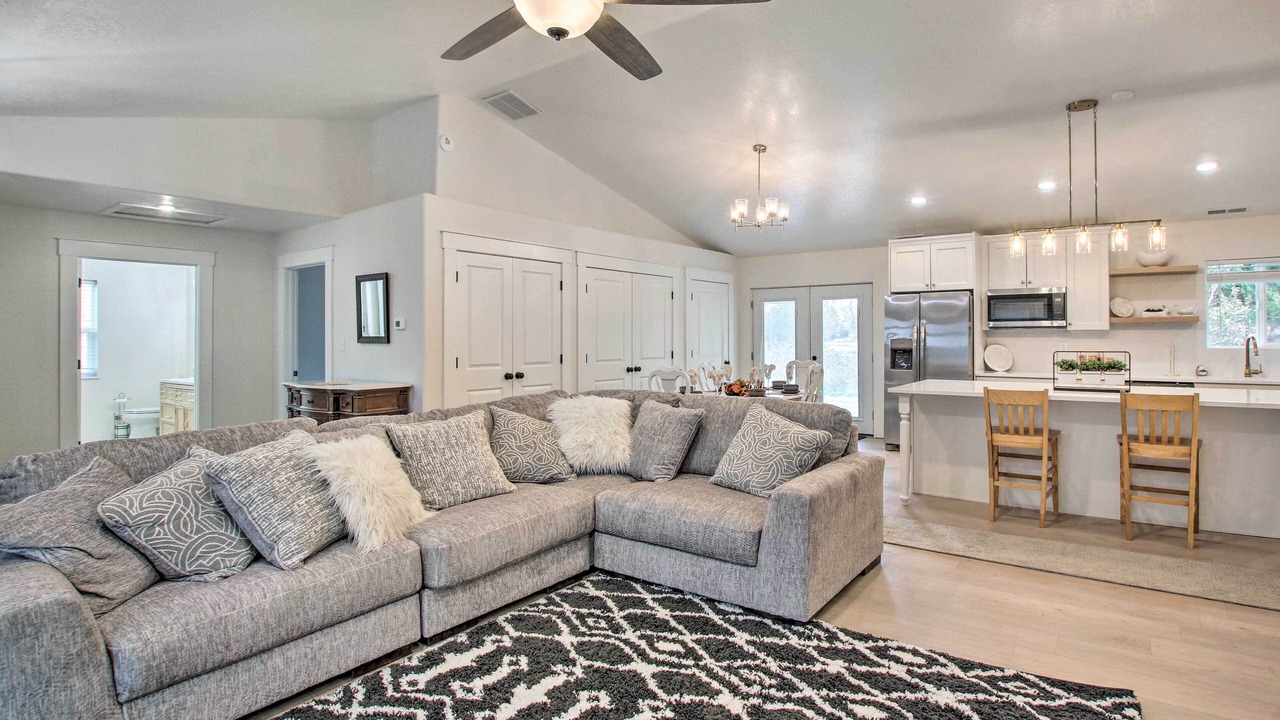 Photo of Livingroom in Bloomington
