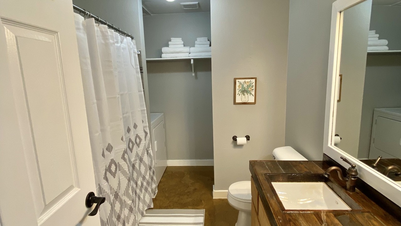 Photo of Bathroom in Collister