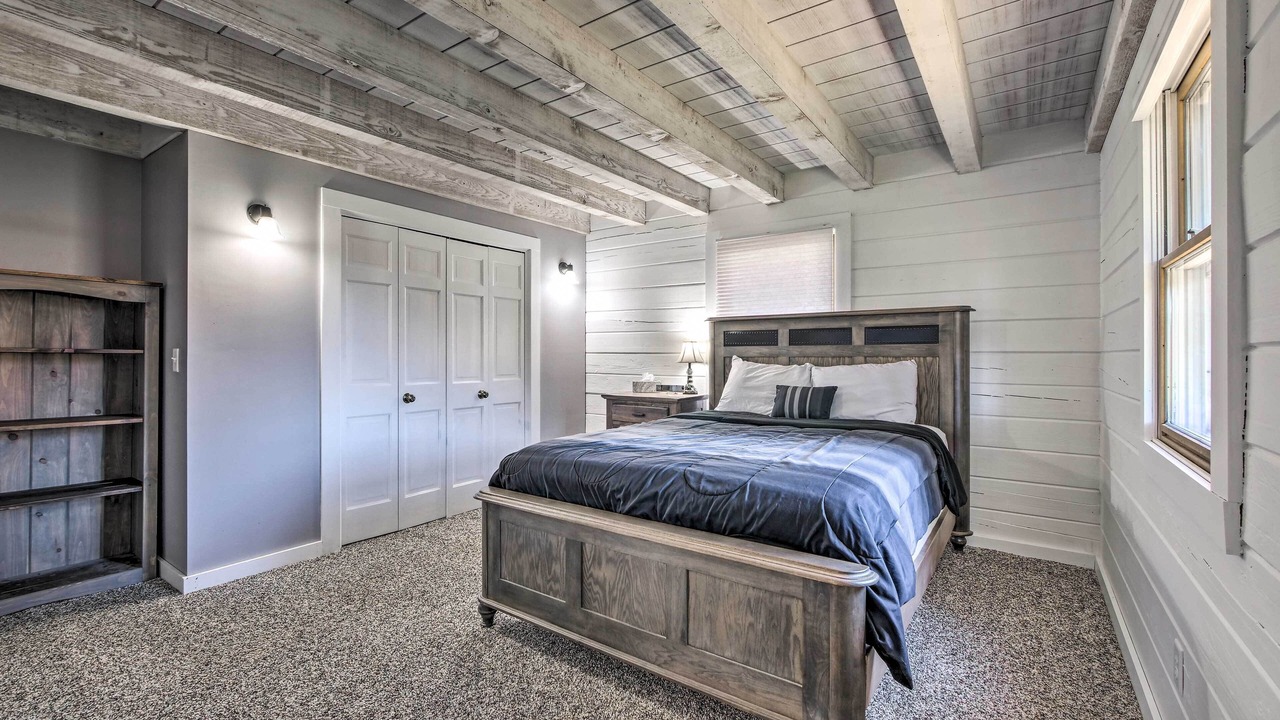 Photo of Bedroom in Massillon