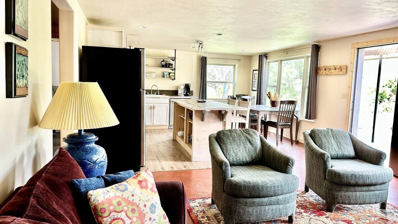 Photo of Livingroom in Whitehall