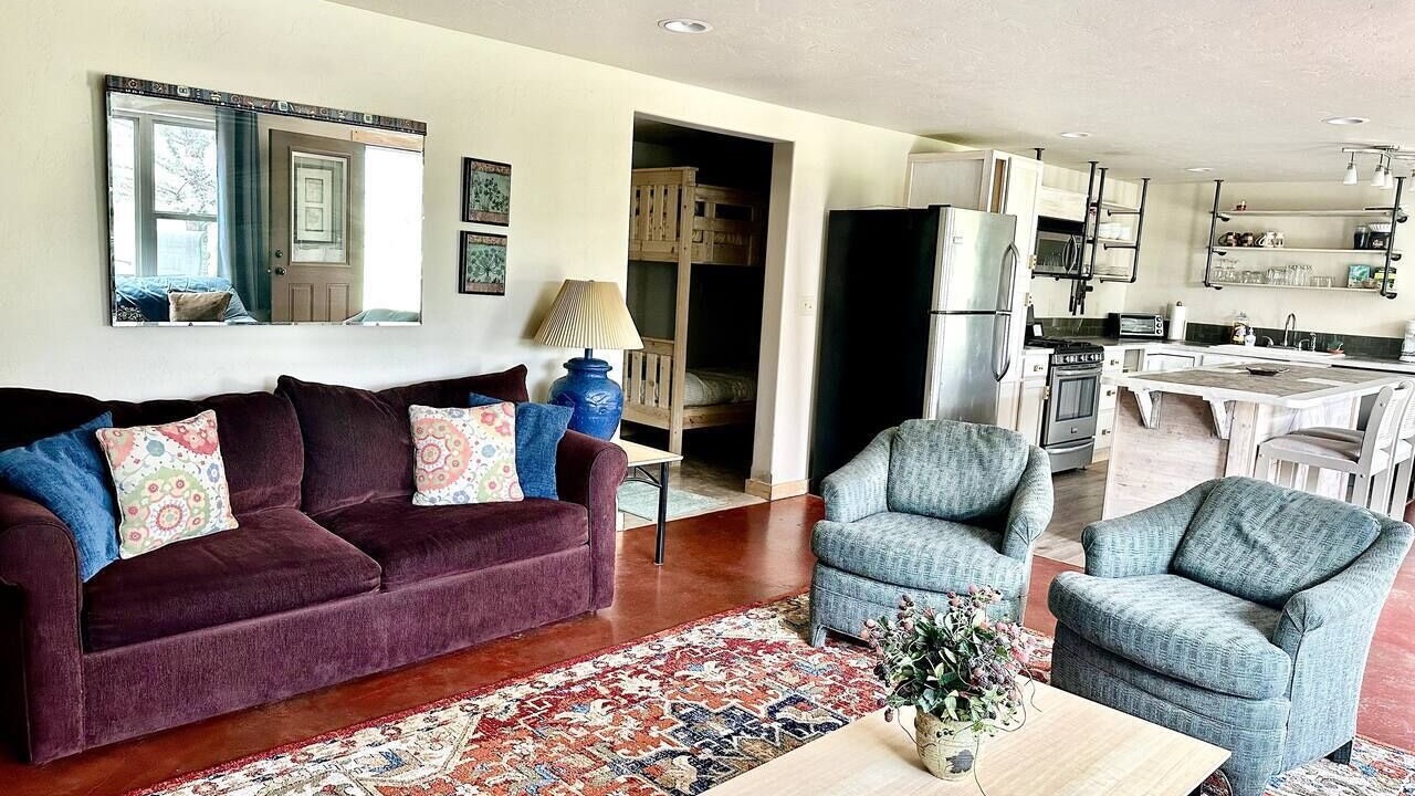 Photo of Livingroom in Whitehall