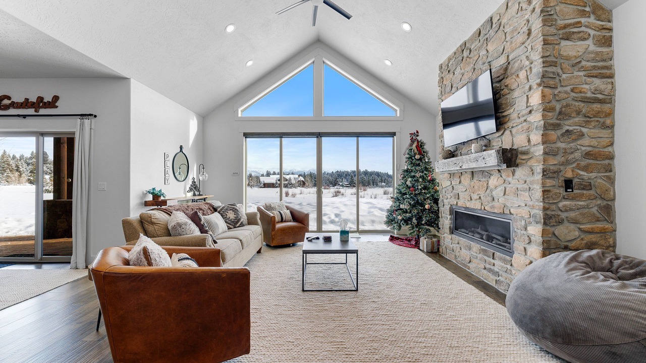 Photo of Livingroom in McCall