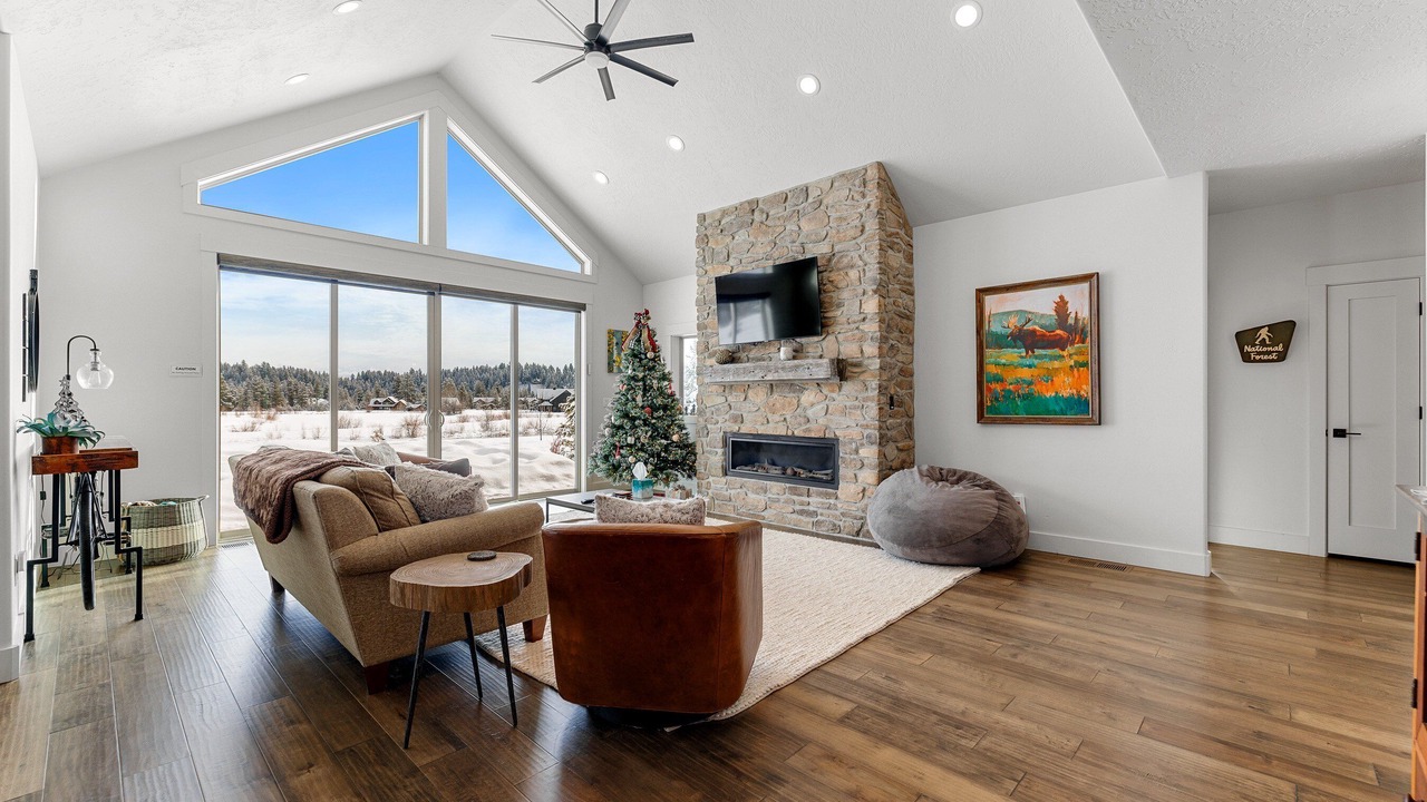 Photo of Livingroom in McCall
