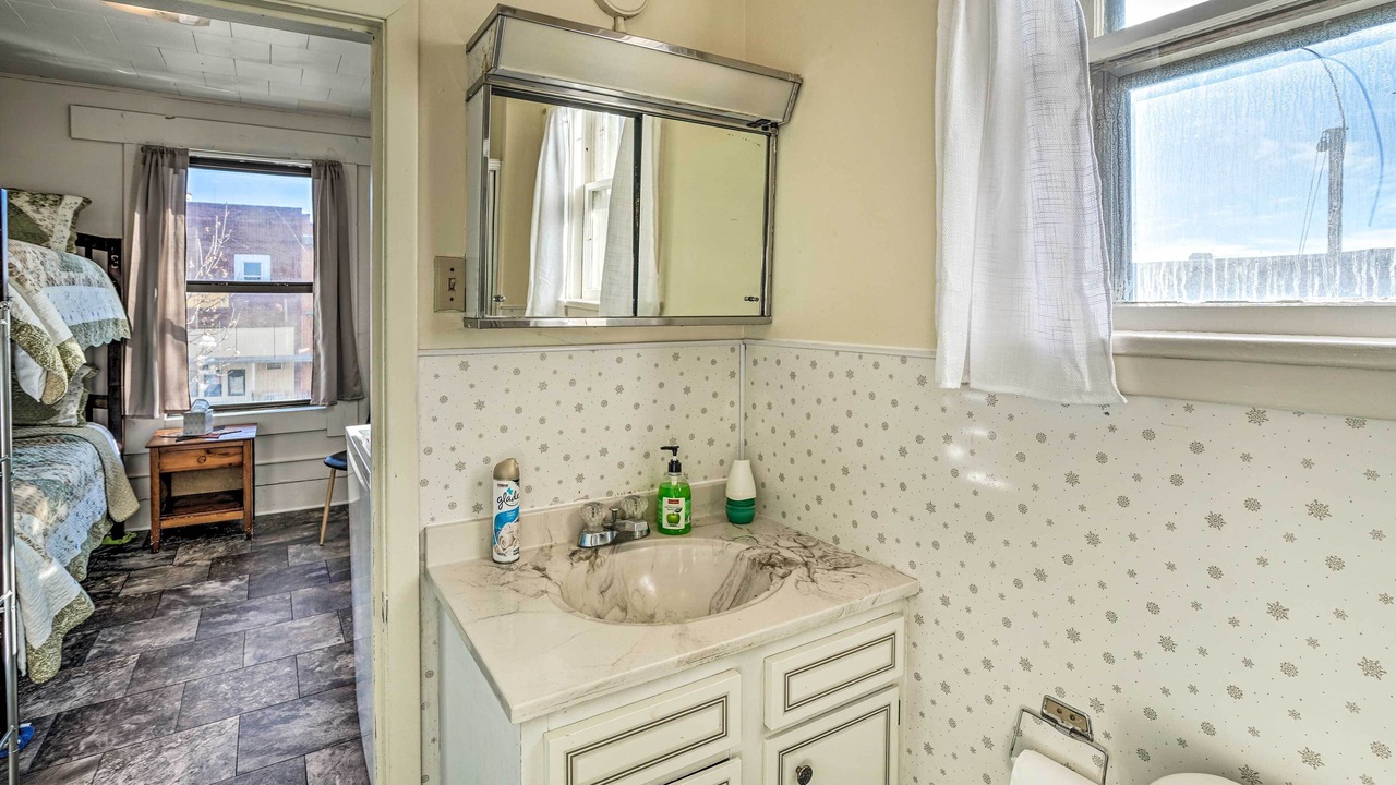 Photo of Bathroom in Hettinger