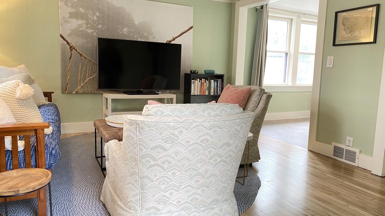 Photo of Livingroom in Riverfront