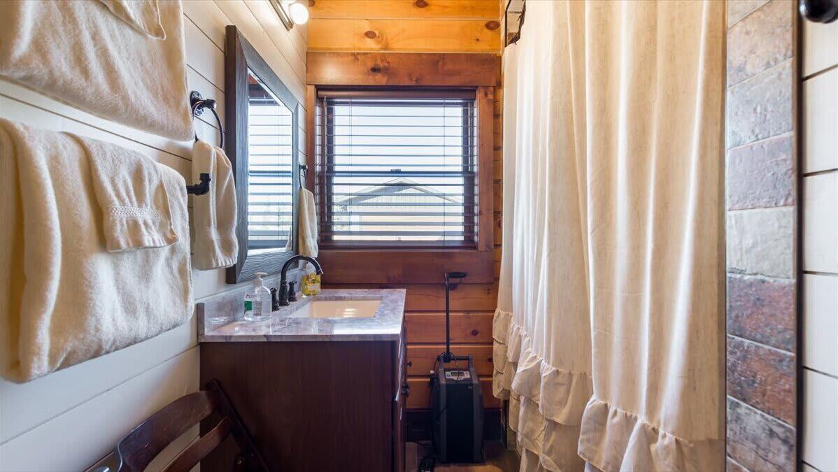 Photo of Bathroom in Leigh Creek Estates