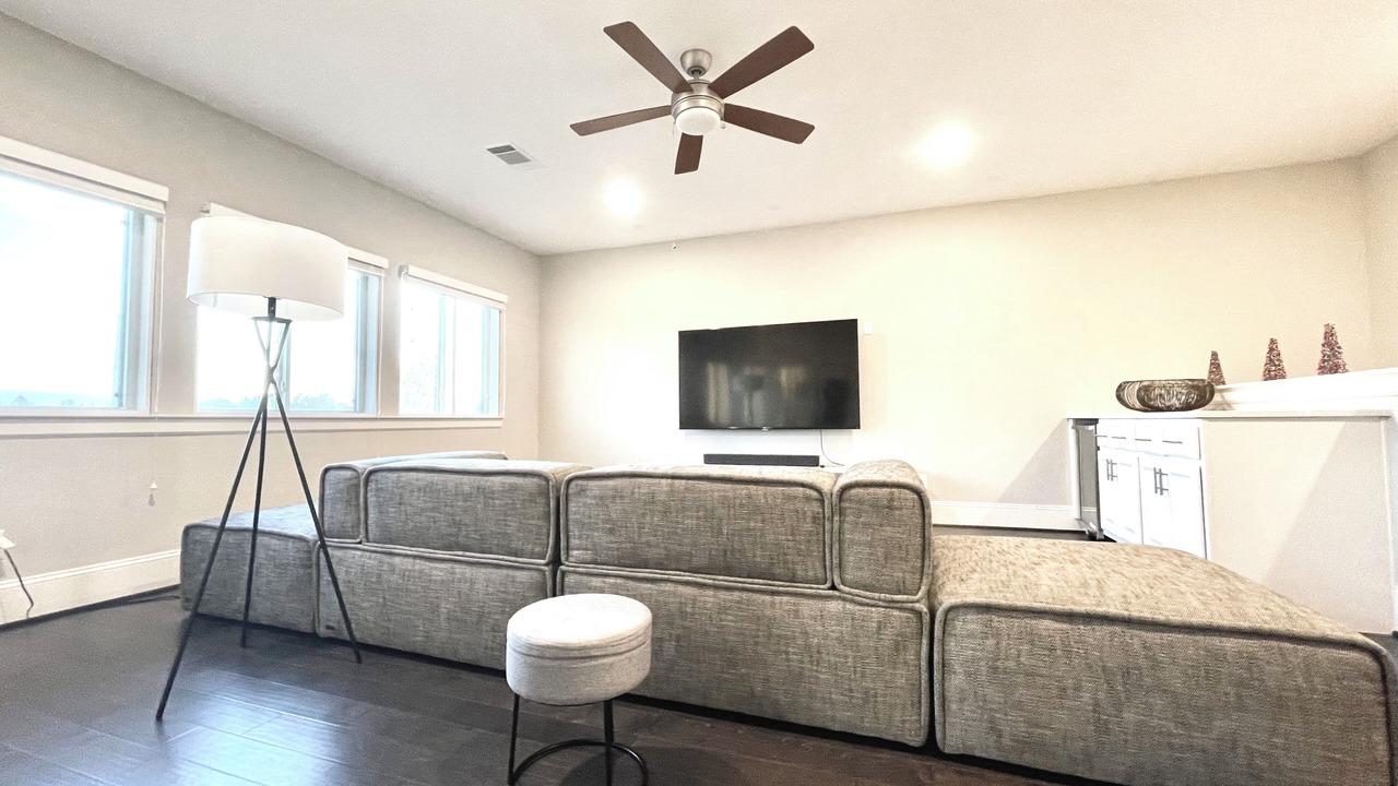 Photo of Livingroom in George Bush Park/Eldridge