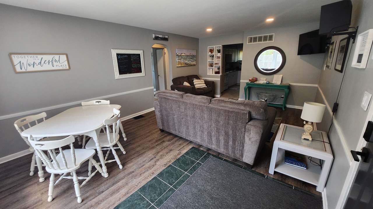 Photo of Livingroom in Youngstown