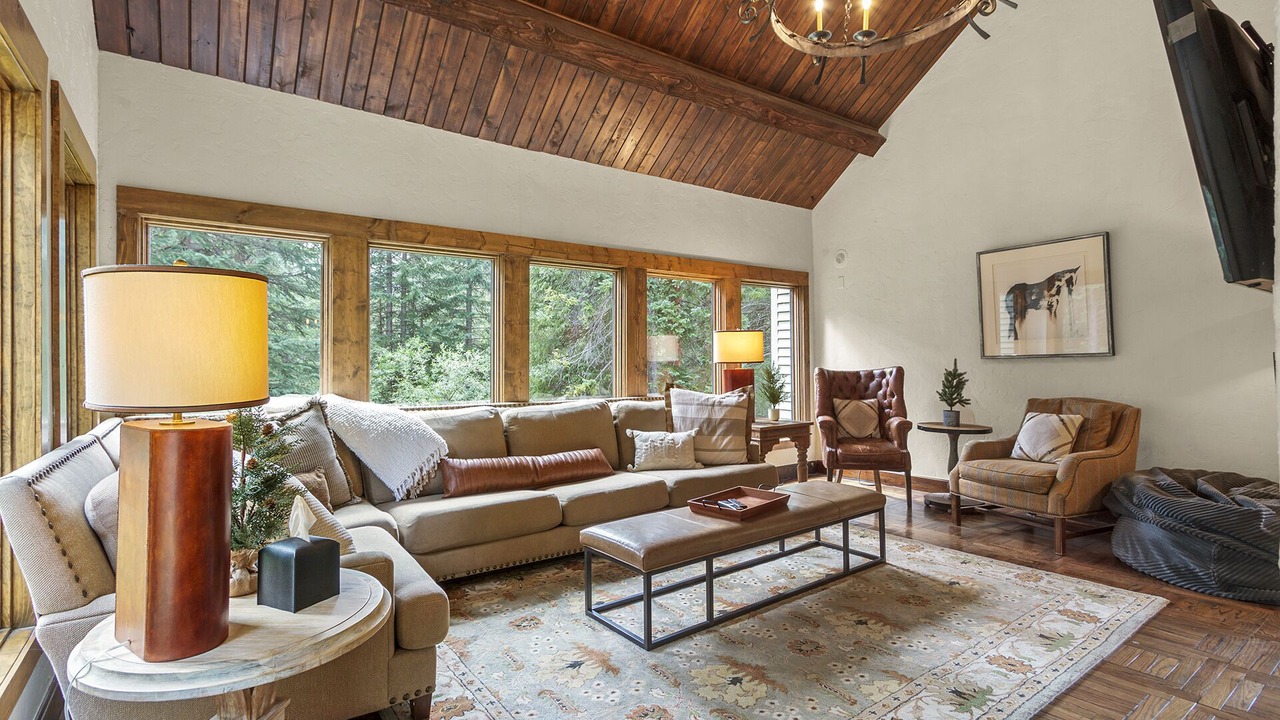 Photo of Livingroom in Blue River