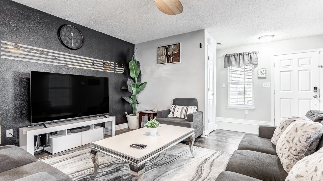 Photo of Livingroom in West Newton