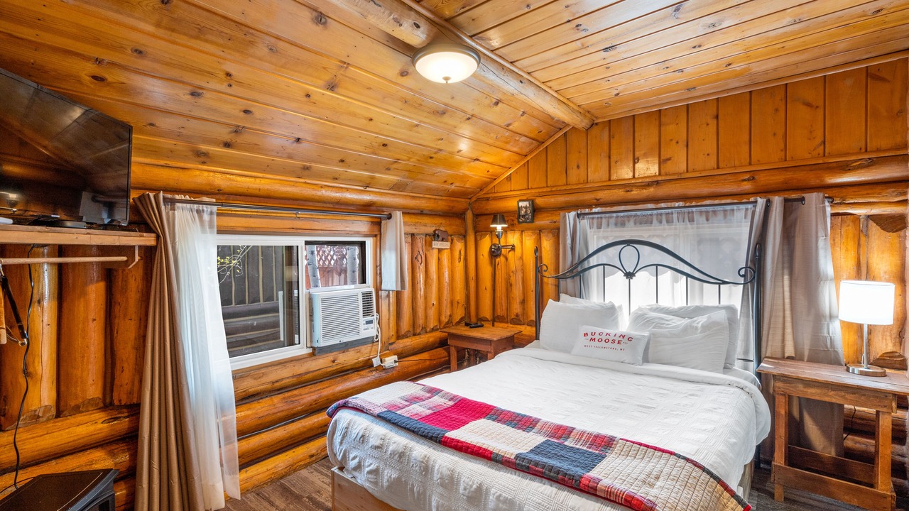 Photo of Bedroom in West Yellowstone