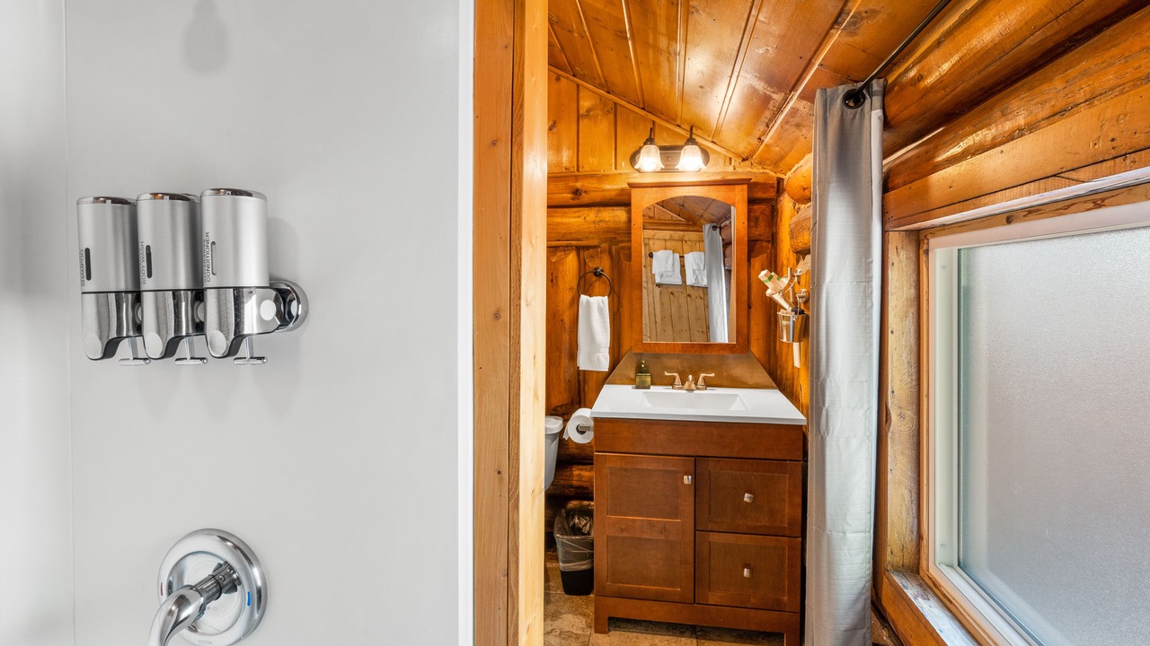 Photo of Bathroom in West Yellowstone