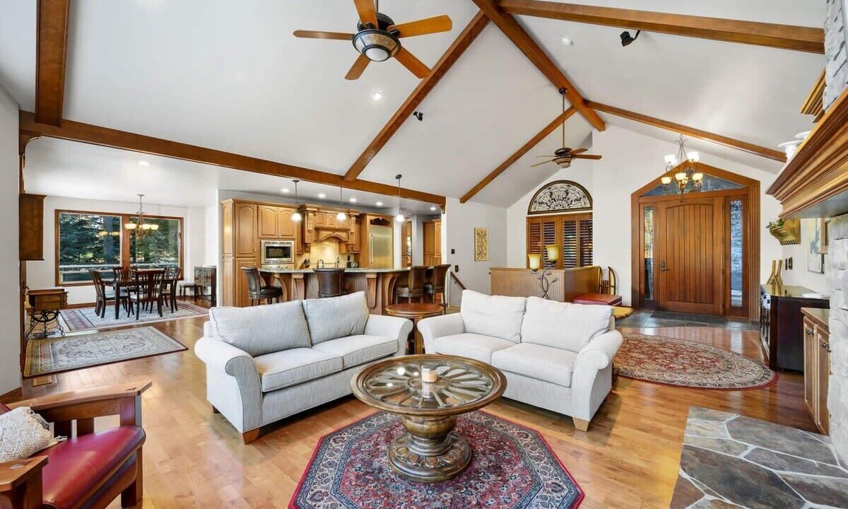 Photo of Livingroom in Hayden