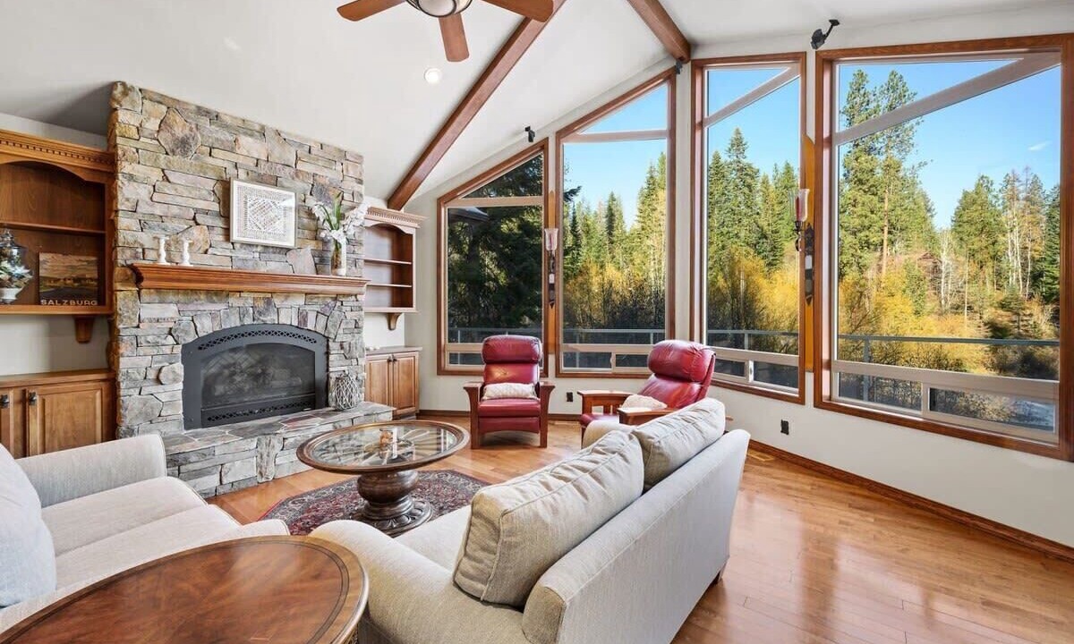 Photo of Livingroom in Hayden