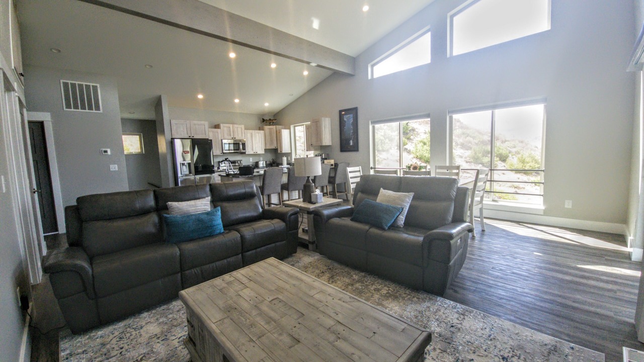 Photo of Livingroom in Wolf Creek