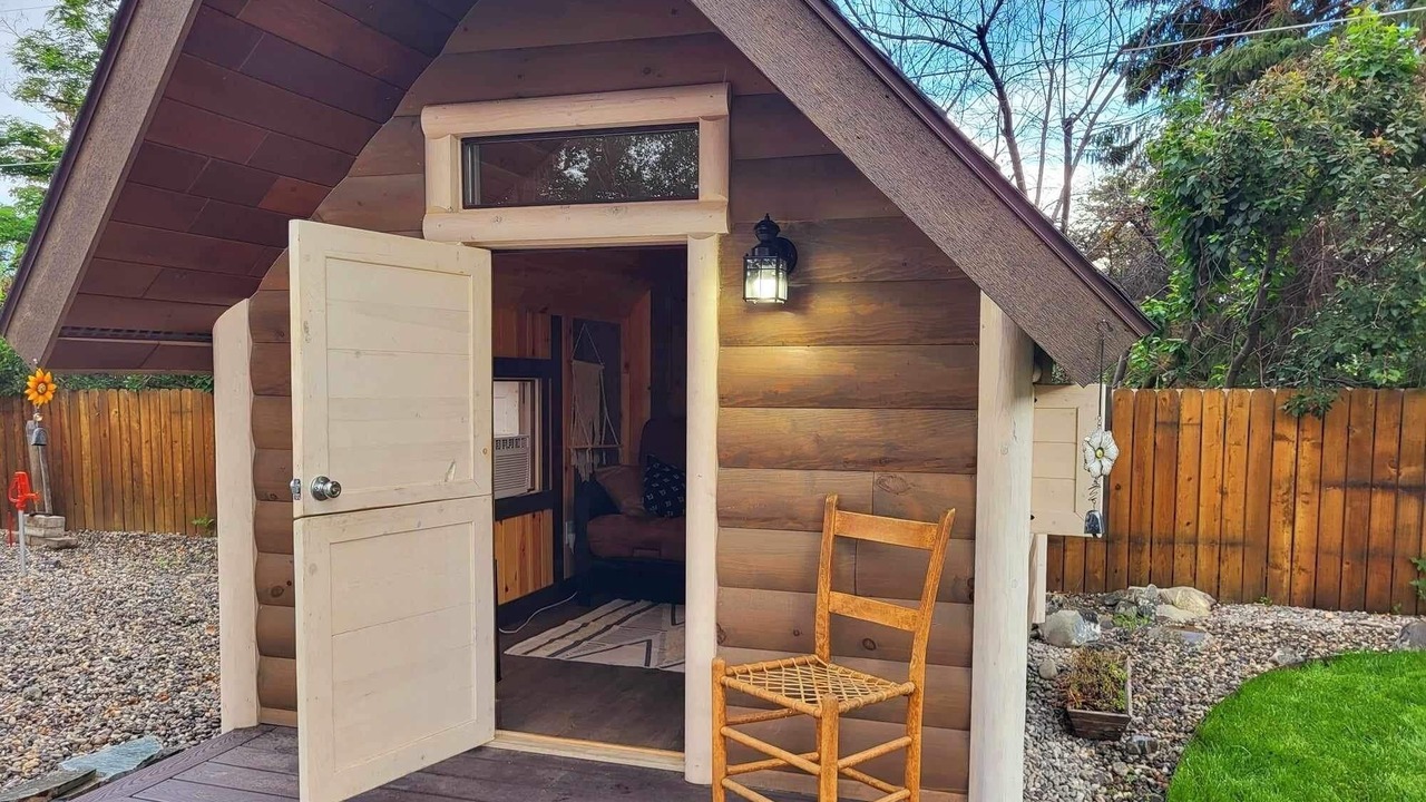 Photo of Outdoor in Salmon
