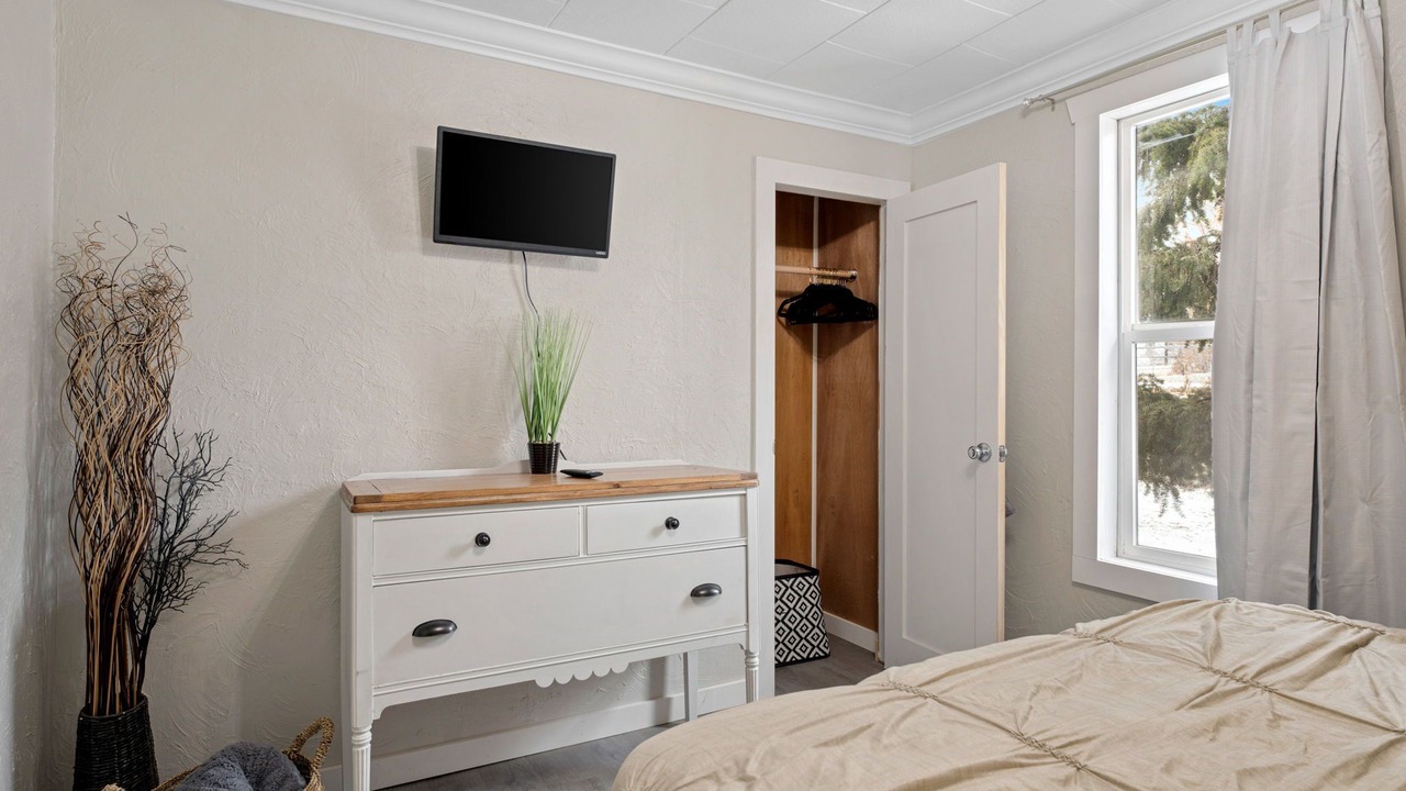 Photo of Bedroom in Salmon