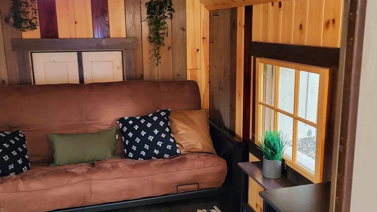 Photo of Livingroom in Salmon