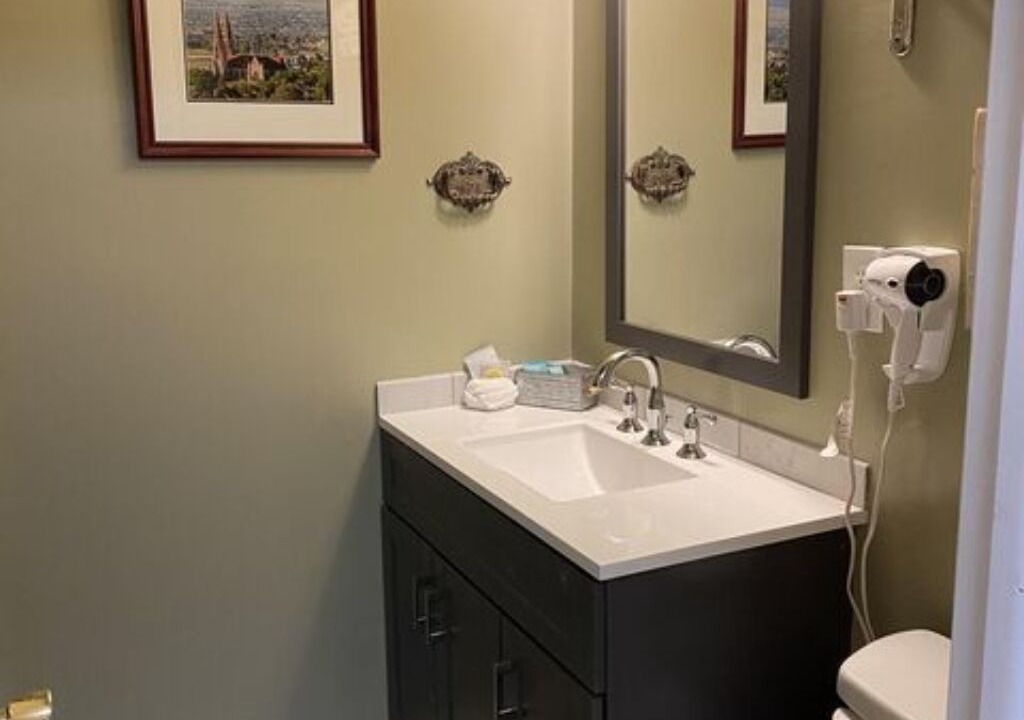 Photo of Bathroom in Helena
