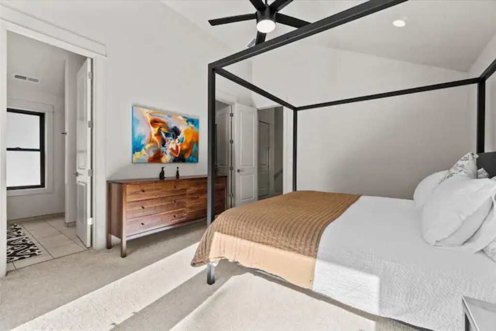 Photo of Bedroom in Garden District