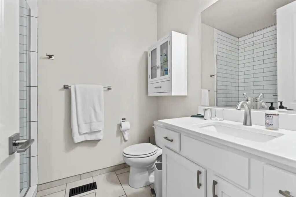 Photo of Bathroom in Garden District