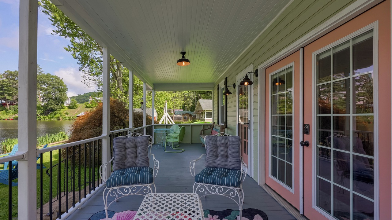 Photo of Outdoor in Moon Lake Cottages