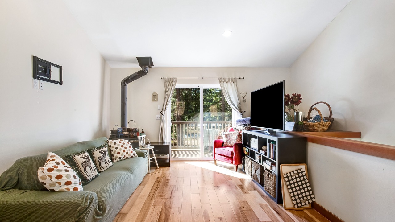 Photo of Livingroom in Ronald