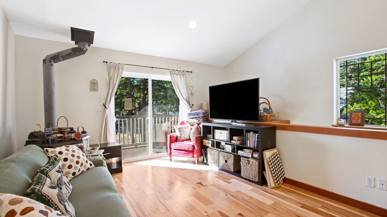 Photo of Livingroom in Ronald