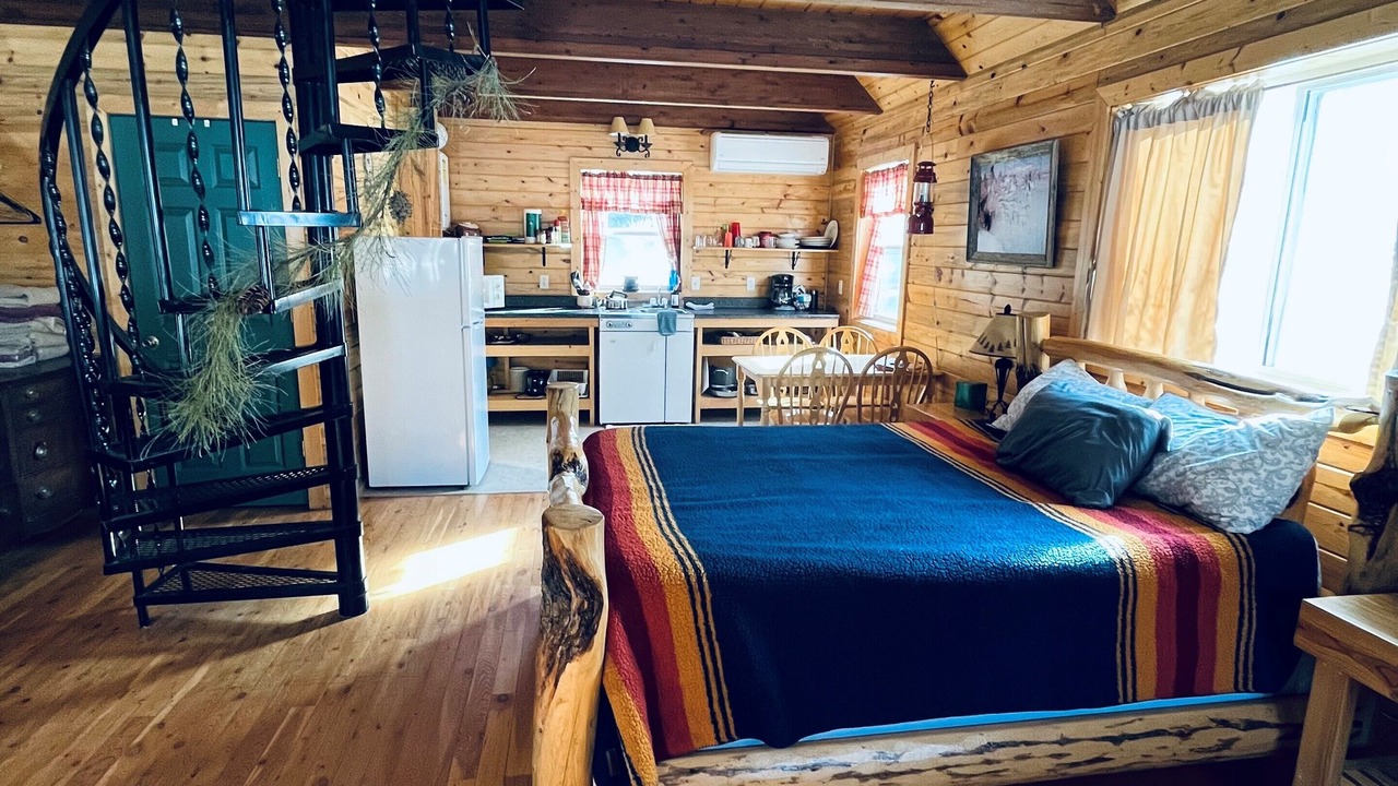 Photo of Bedroom in Salmon