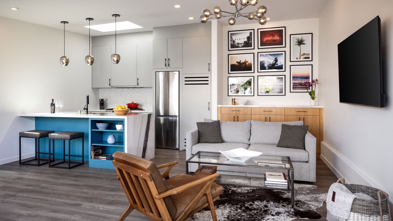 Photo of Livingroom in Miracle Mile
