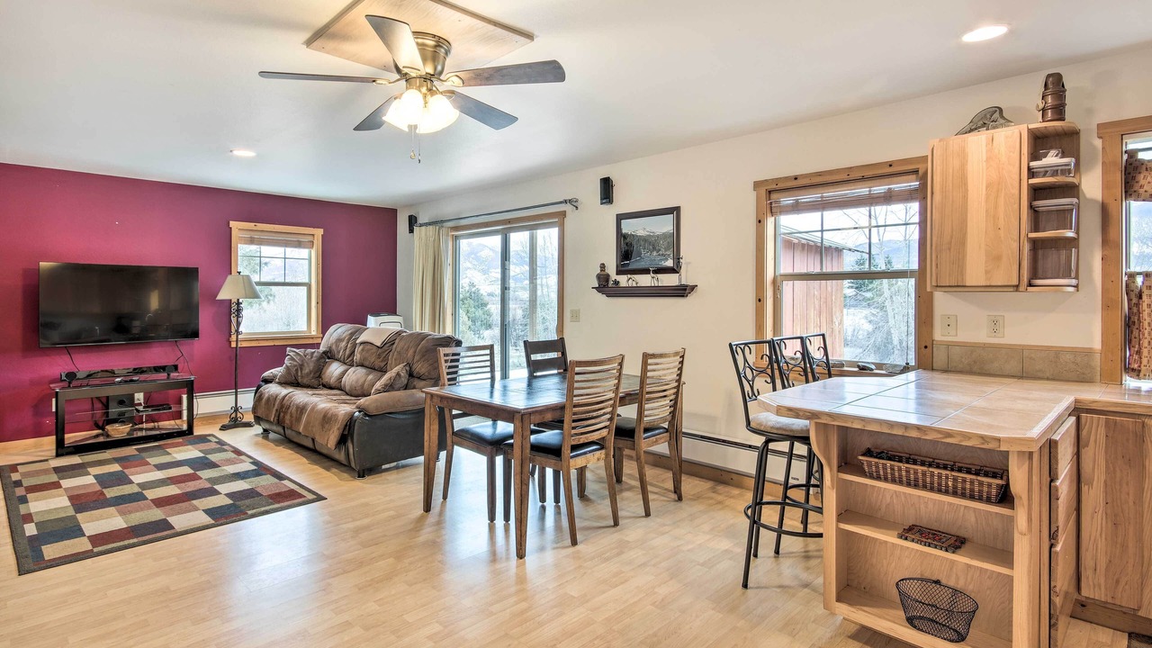 Photo of Livingroom in Emigrant