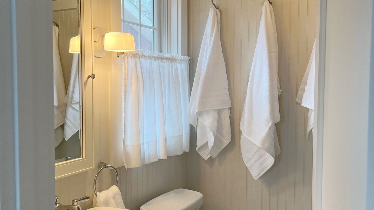 Photo of Bathroom in Lakeside
