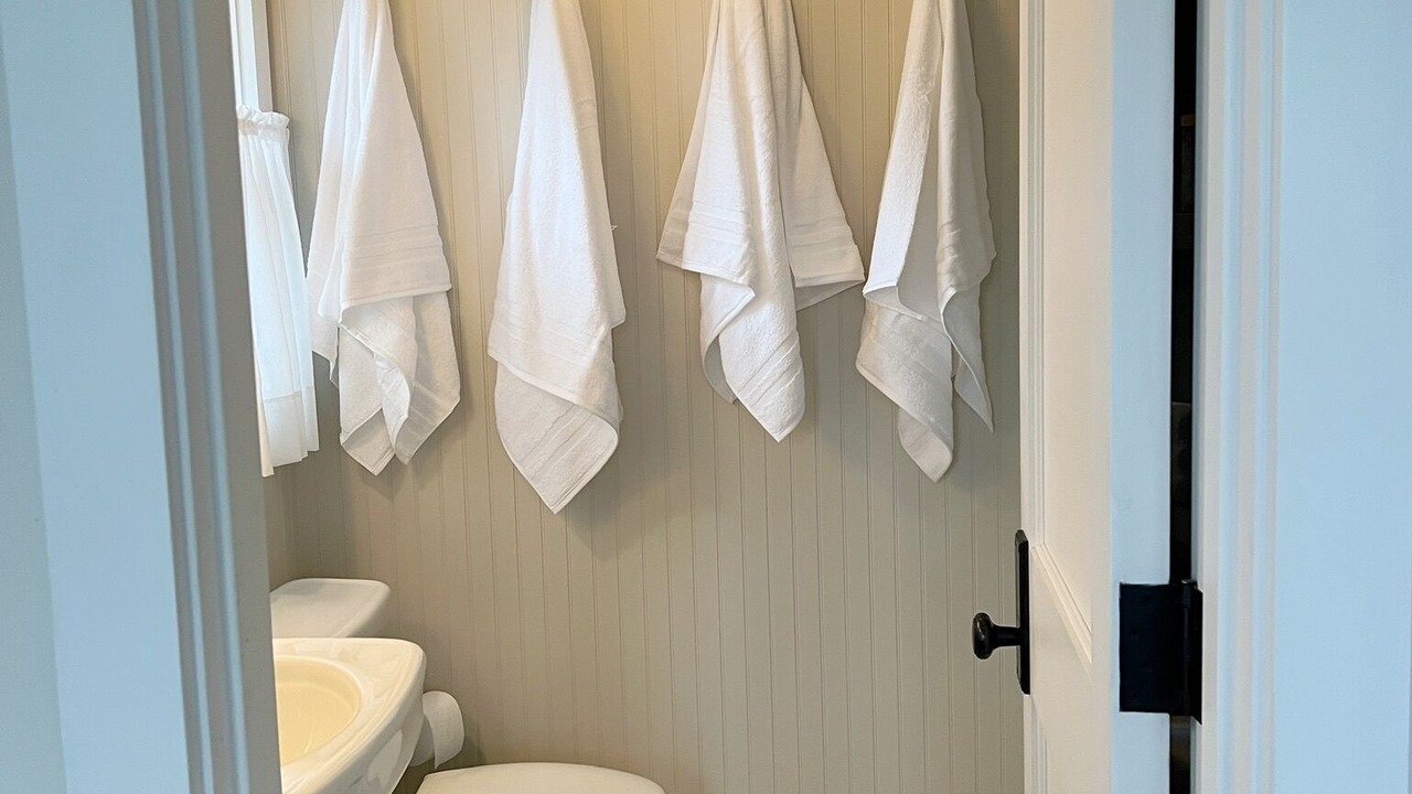Photo of Bathroom in Lakeside