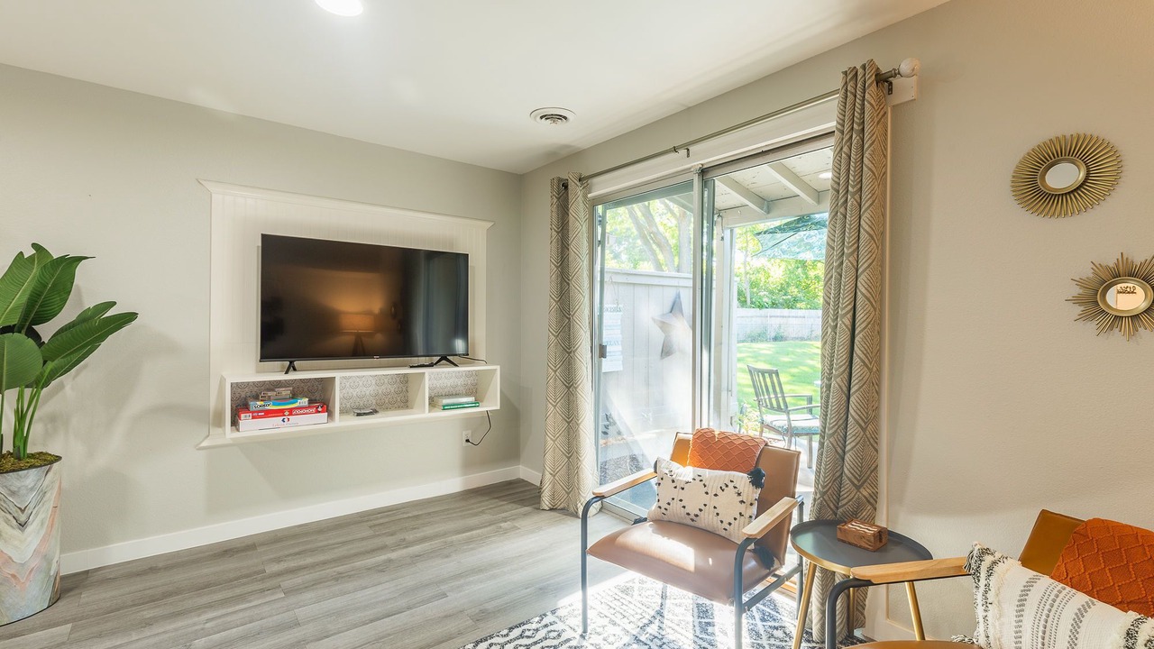 Photo of Livingroom in Eagle