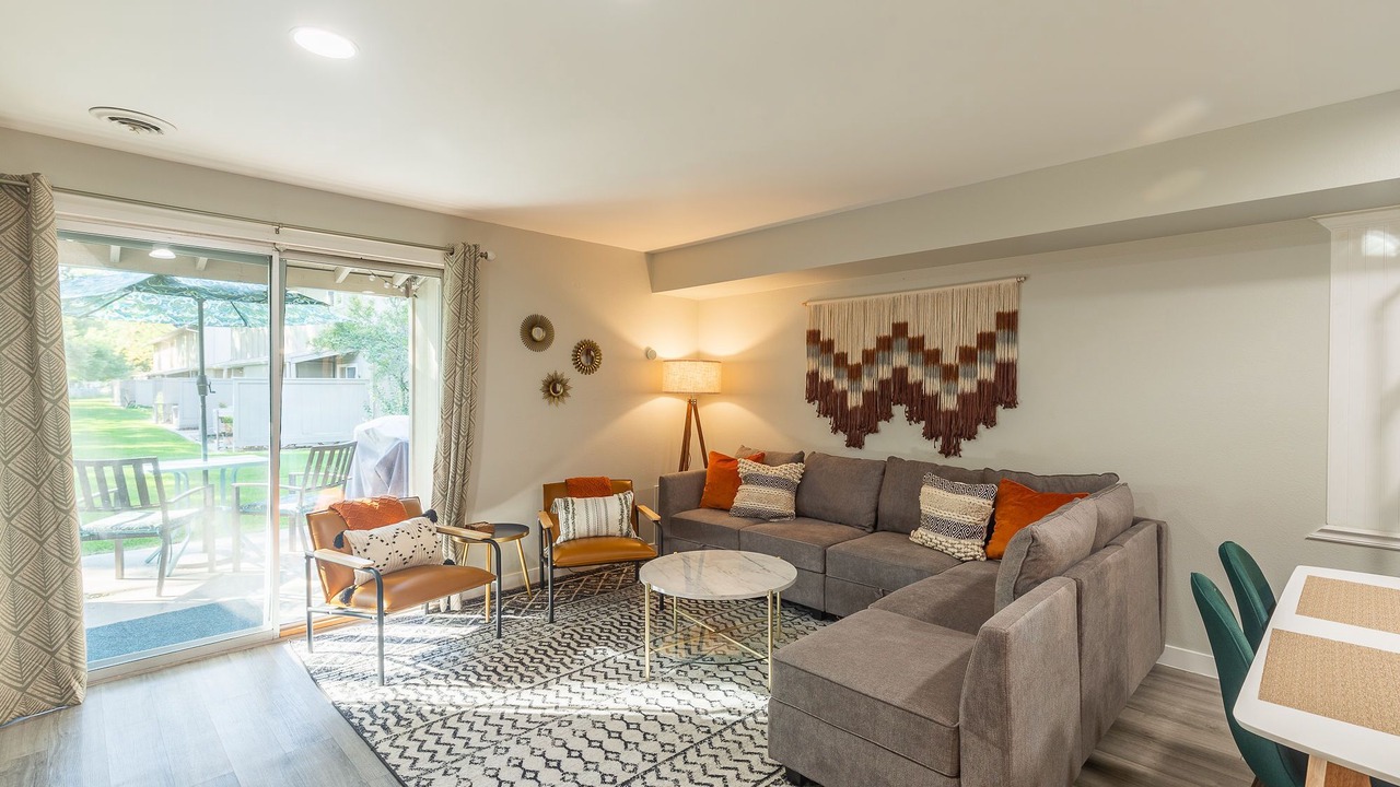 Photo of Livingroom in Eagle