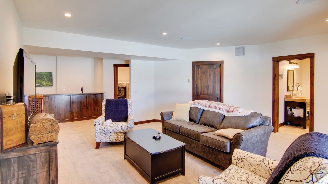 Photo of Livingroom in Big Sky