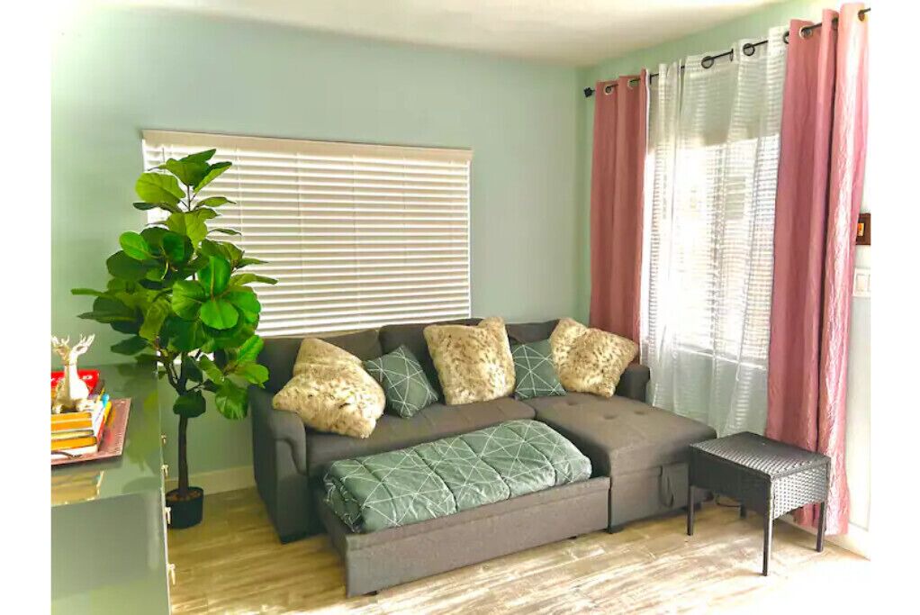Photo of Livingroom in Downtown